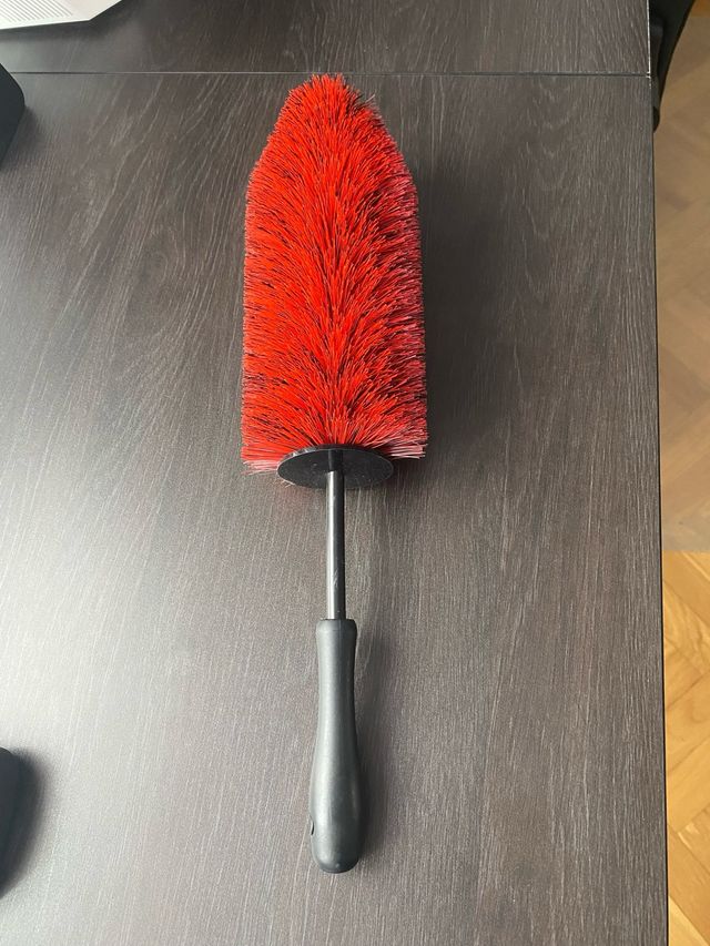 NUOVA spazzola per la pulizia dei pneumatici 