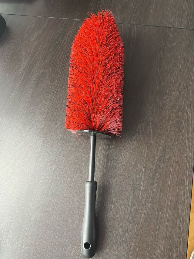 NUOVA spazzola per la pulizia dei pneumatici 