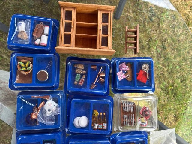 Miniaturas cocina: chapa, mueble, silla...