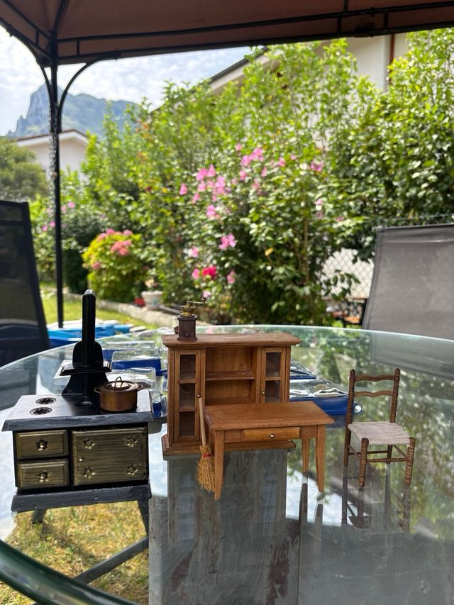 Miniaturas cocina: chapa, mueble, silla...