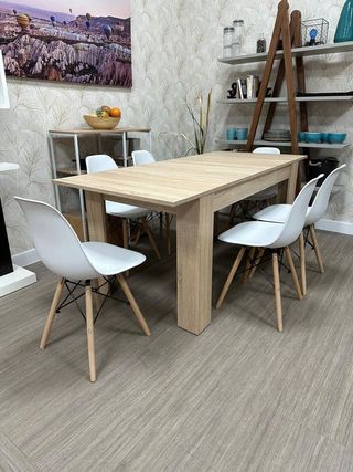 Mesa extensible + 6 sillas blancas