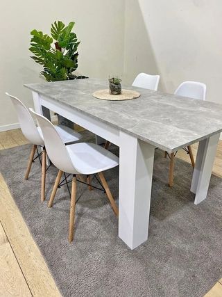 Mesa extensible + 6 sillas blancas