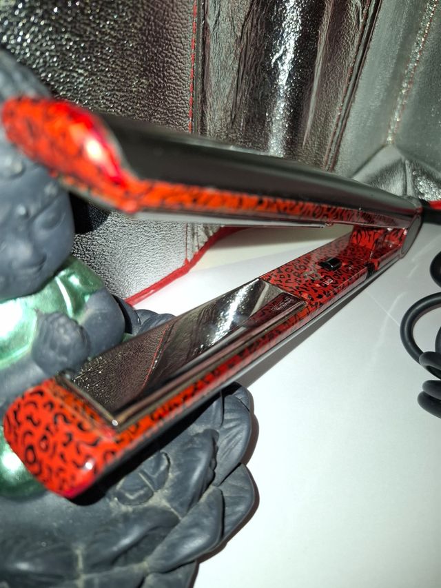 Plancha pelo Corioliss - Negra/Roja