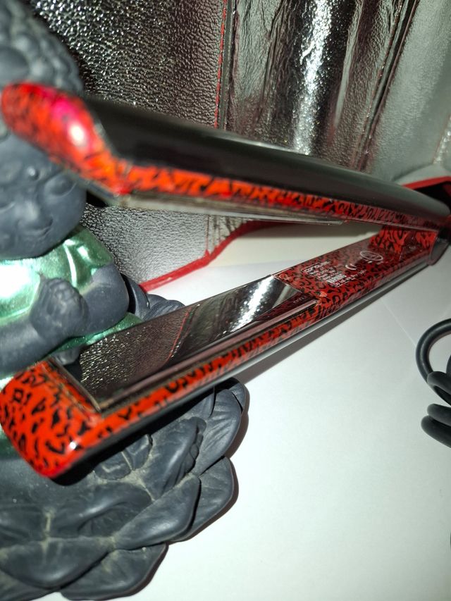 Plancha pelo Corioliss - Negra/Roja