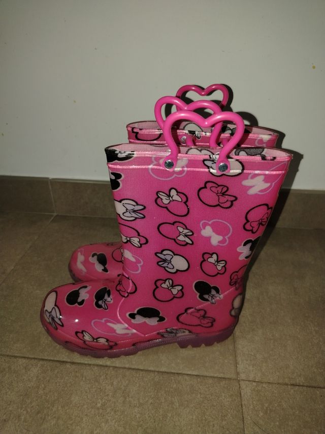 Botas Minnie Mouse rosa
Con luces, talla 33/34
