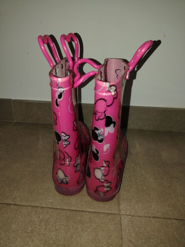 Botas Minnie Mouse rosa
Con luces, talla 33/34
