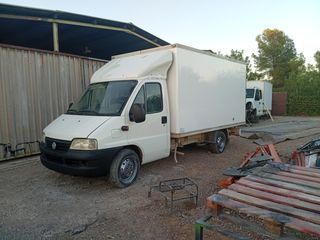 Se pintan coches clásicos. Chapa pintura .