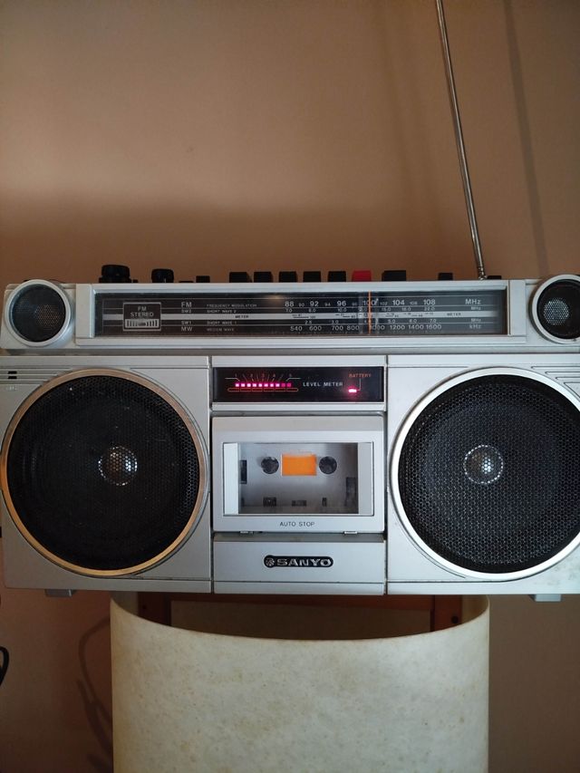 Radio cassette Sanyo vintage