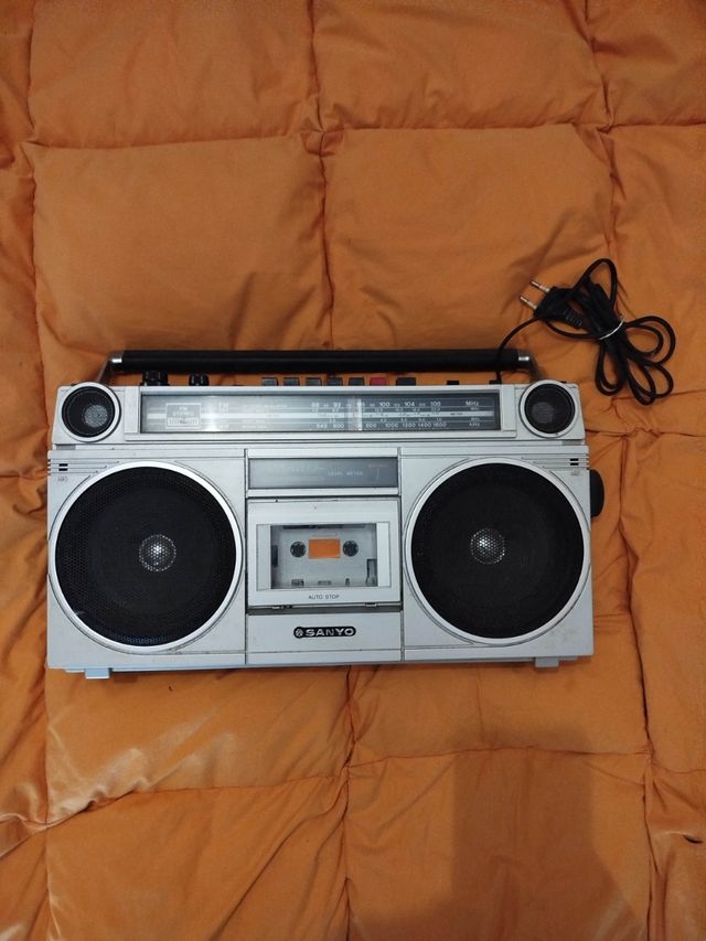Radio cassette Sanyo vintage
