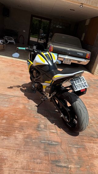 Kawasaki Z800E ABS - Moto Impecable