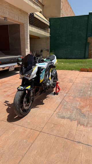Kawasaki Z800E ABS - Moto Impecable