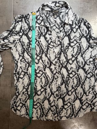 Camisa Massimo Dutti serpiente gris L