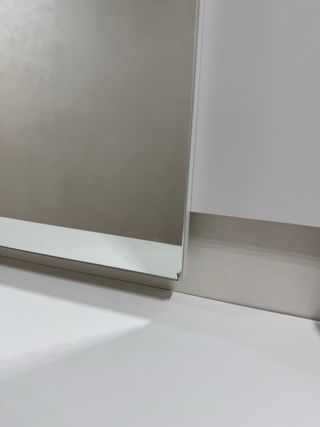 Recibidor moderno gris y blanco