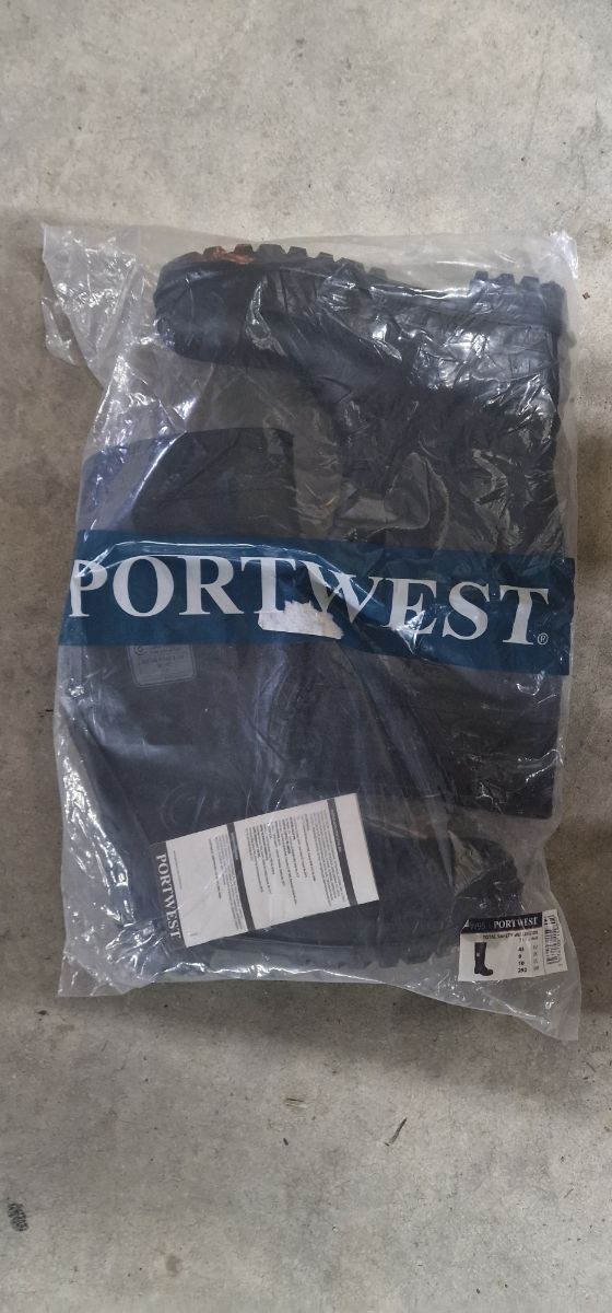 Bota seguridad Portwest Wellington 43