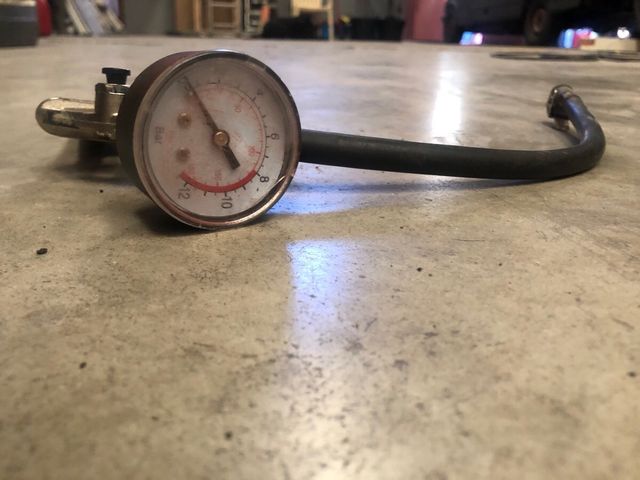 Pistola pintar + manometro neumaticos 