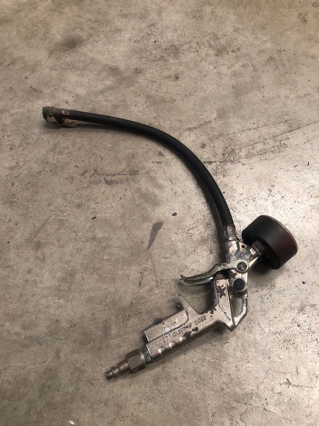 Pistola pintar + manometro neumaticos 