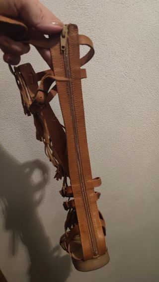 Sandalias romanas tacón bajo