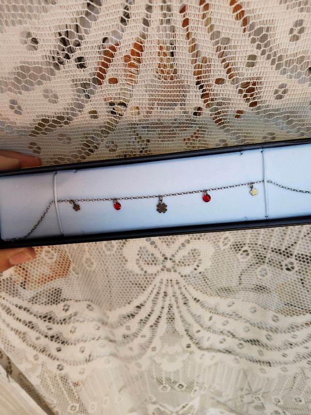 Tobillera plata con trébol