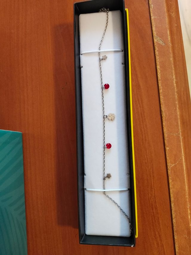 Tobillera plata con trébol