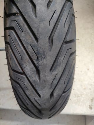 Neumático Michelin 120/70/12
City grip.
