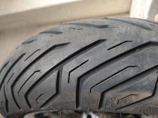 Neumático Michelin 120/70/12
City grip.
