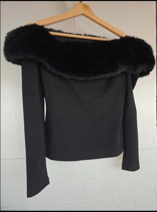 Top Zara - Cuello Pelo Negro
