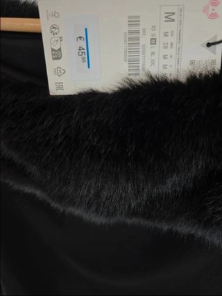 Top Zara - Cuello Pelo Negro