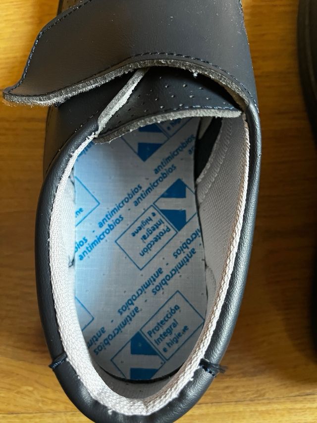 Zuecos de trabajo para hombre o mujer.