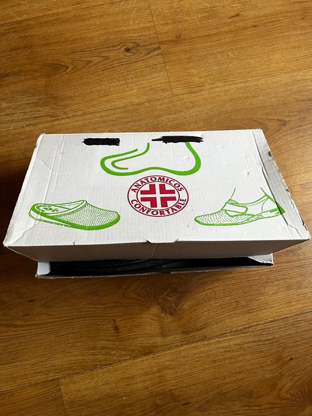 Zuecos de trabajo para hombre o mujer.