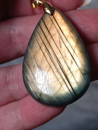 Ciondolo Labradorite: goccia oro