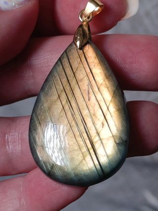 Ciondolo Labradorite: goccia oro