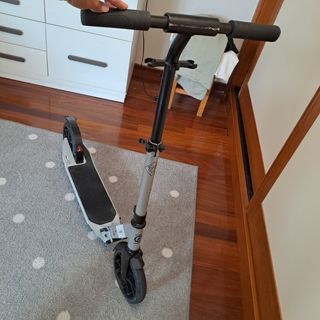 Patinete Axelo Gris