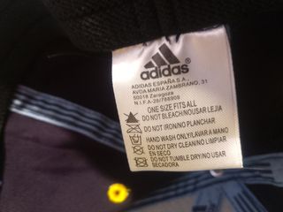 Gorra Adidas como nueva amarilla, azul,azul claro 