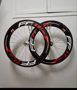 ● FFWD F6T PISTA●