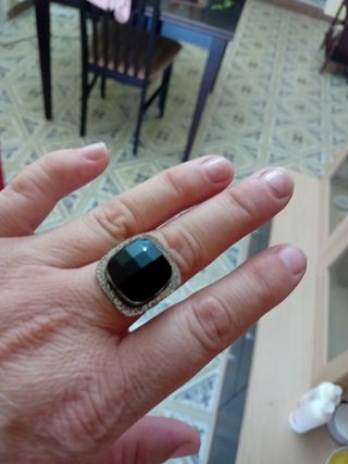 Anello argento con pietra nera