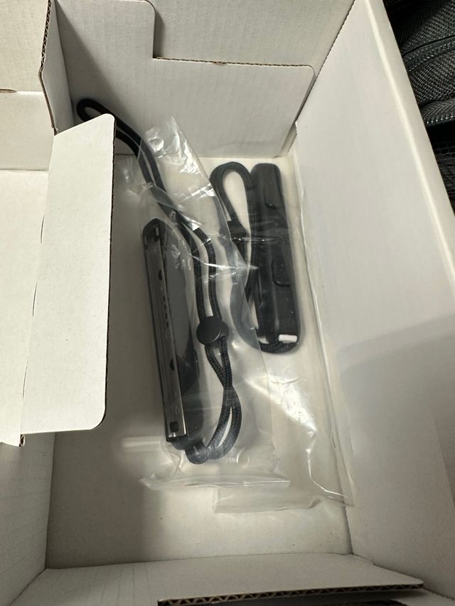 Nintendo Switch + Joy-Con gialli e blu