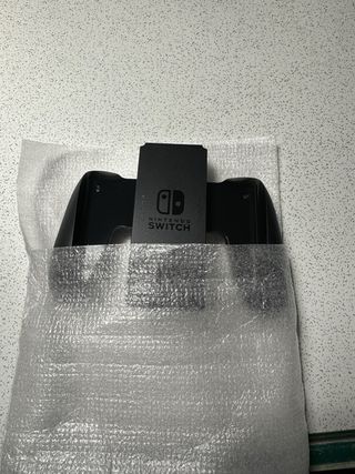 Nintendo Switch + Joy-Con gialli e blu