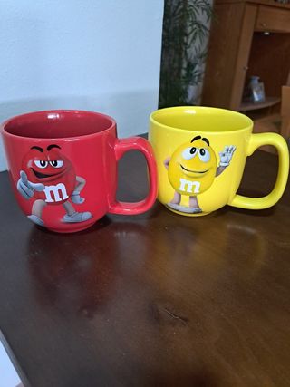 2 Tazas M&M's rojas y amarillas 5€ los dos