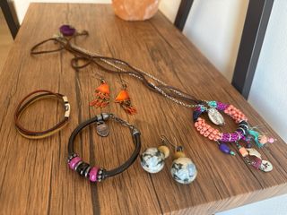 Joyas boho: 2 pares pendientes, 2 pulsera y collar