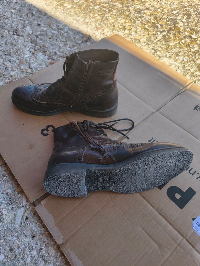 Stivali Marroni Stringati