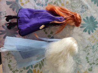 Muñecas Frozen: Ana y Elsa, tipo Barbie.