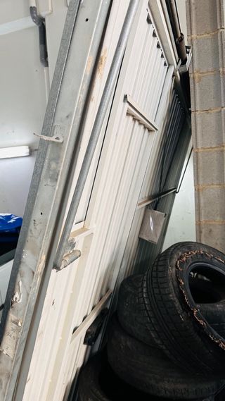 Puerta garaje metálica 300x250cm