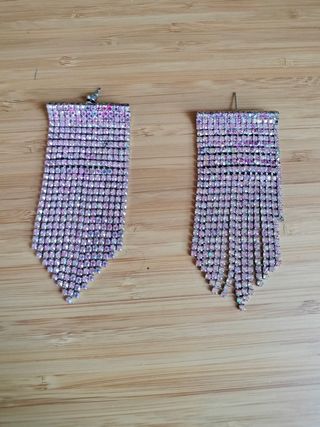 Pendientes largos brillantes rosa