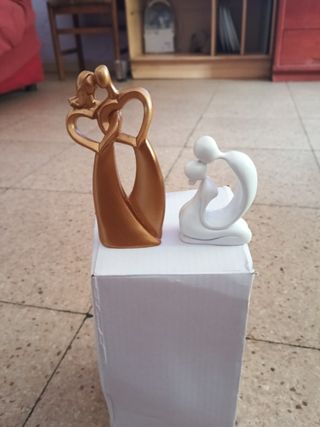 2 figuras pareja enamorados