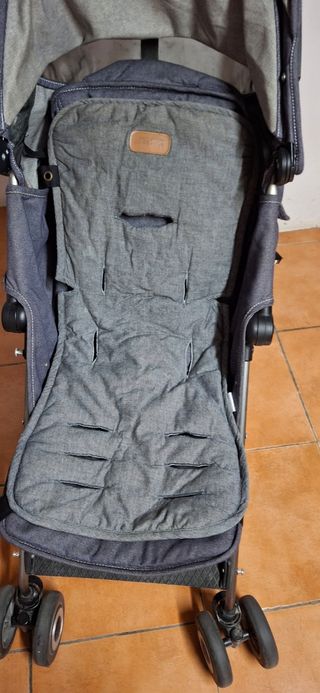 Silla paseo McLaren ligera gris