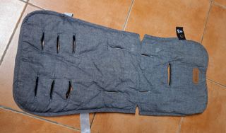 Silla paseo McLaren ligera gris