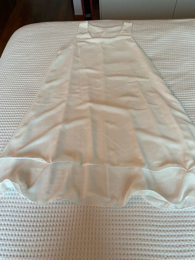 Vestido blanco capas.