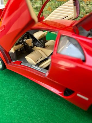 Lamborghini Diablo – Escala 1:18 – Burago
