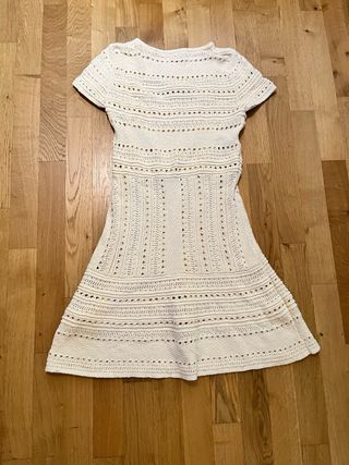 Vestito estivo beige lavorato a maglia