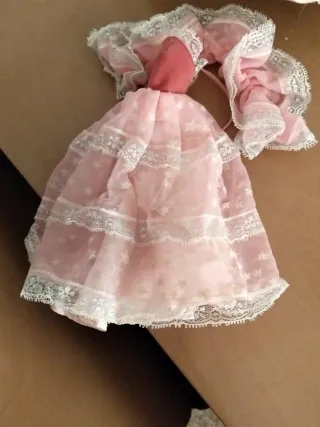 Armario Darling para muñecas y 3 vestidos